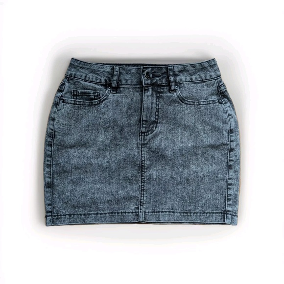 Bullhead Acid Wash Denim Mini Skirt Size 1 Black Gray Stretch Jean 25W - Picture 1 of 9